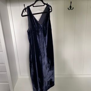 BANANA REPUBLIC VELVET DRESS